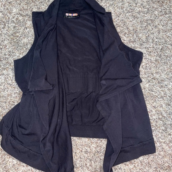 Talia vest - Picture 2 of 4